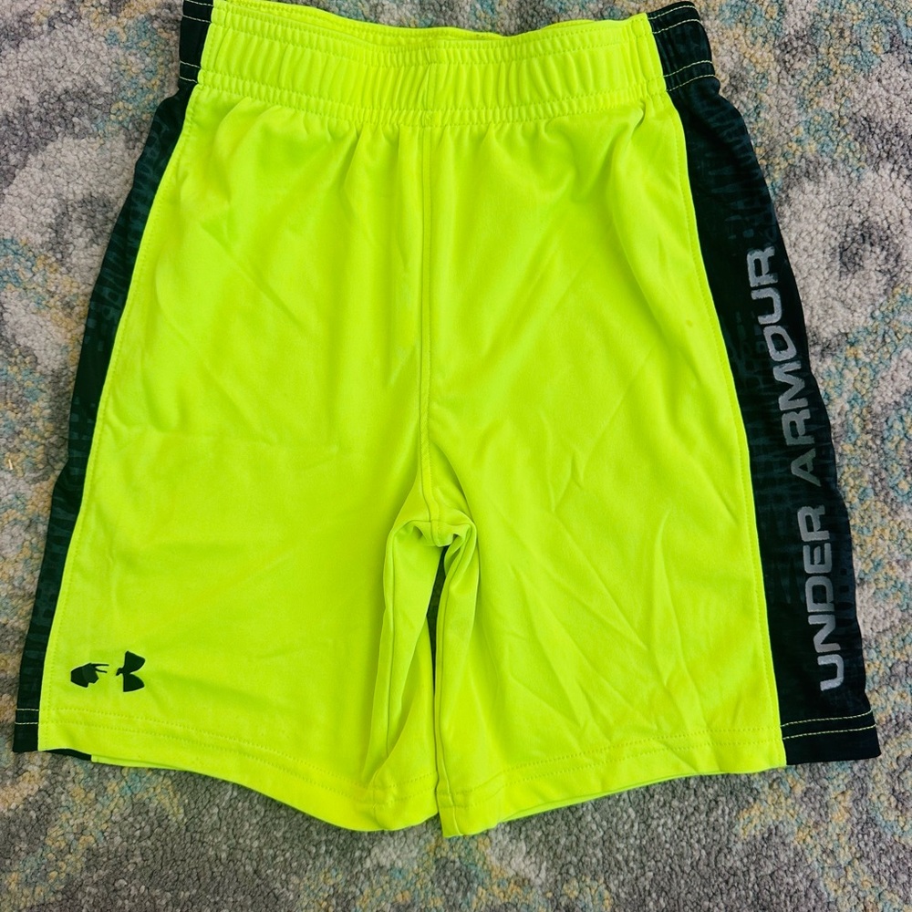 Nike Green and Black Short Sleeve Tees - Picture 11 of 12